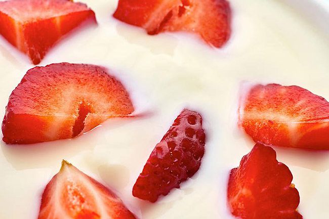 Strawberry Milkshake with Yogurt